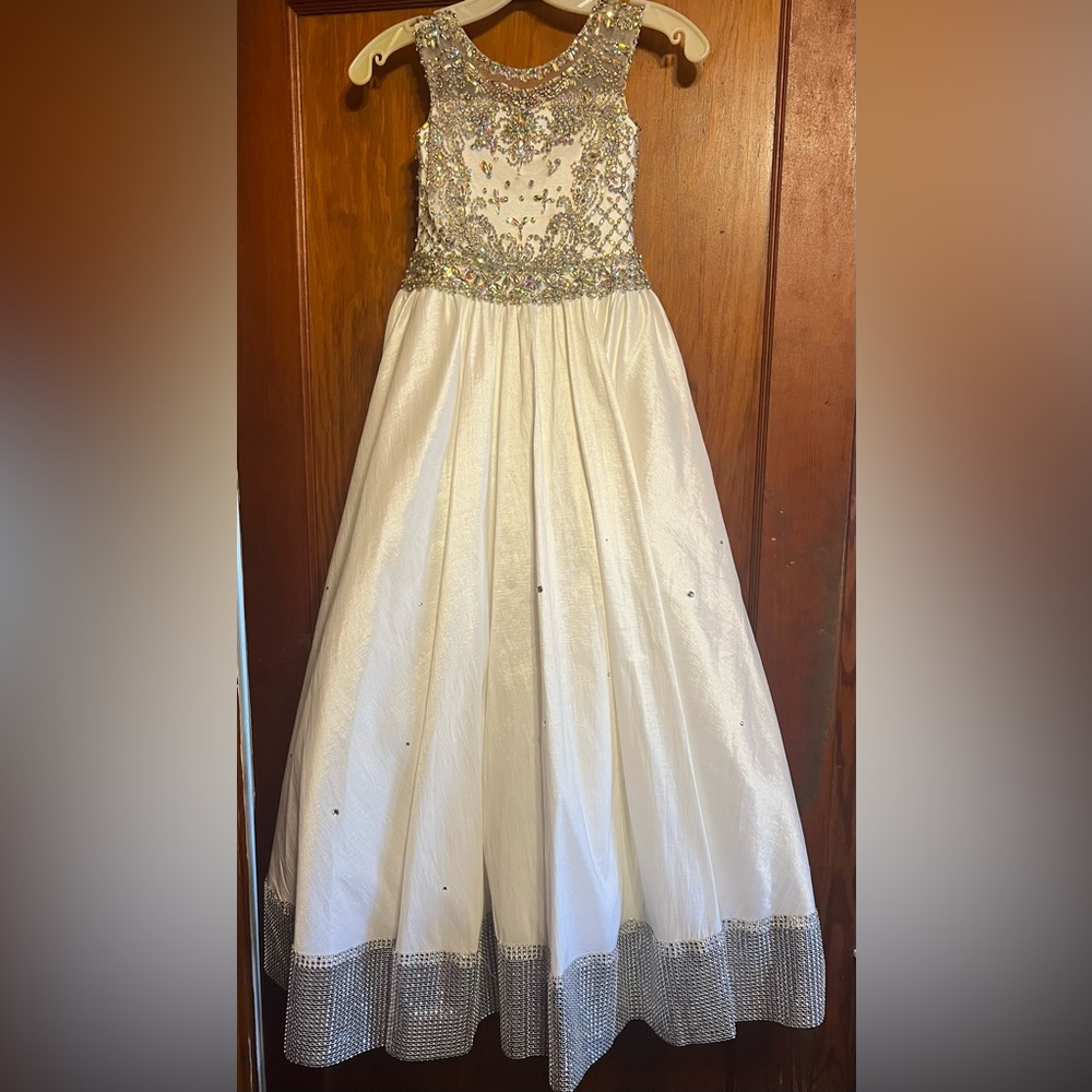 Little Rosie, girls dress size 6, white, rhinestones,sparkle,EUC